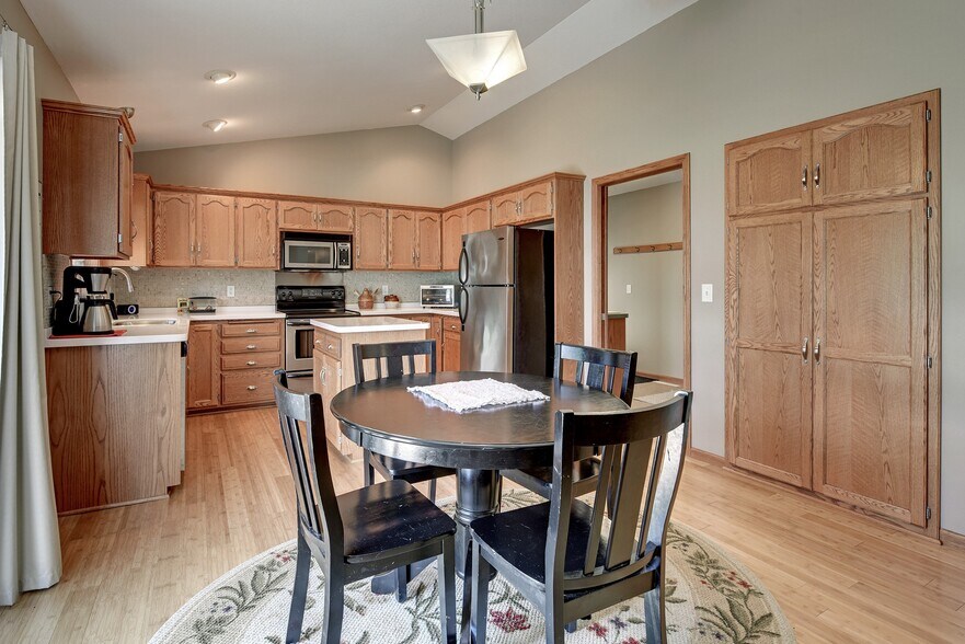 Building Photo - 1187 Blackhawk Dr SW
