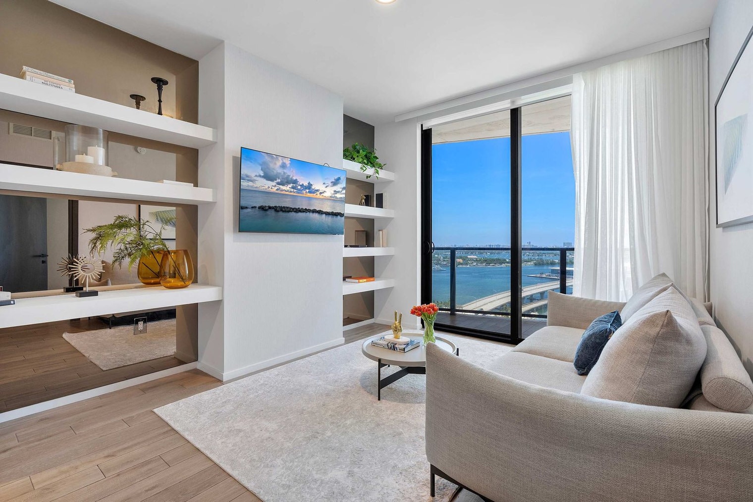 Building Photo - 398 NE 5th St