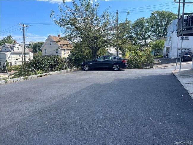 Building Photo - 227-229-229 S Ridge St