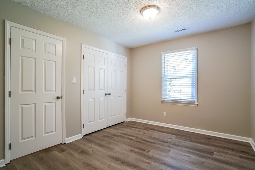 Building Photo - 4912 Matlock Ct