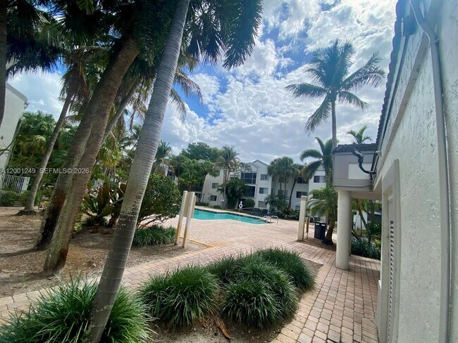 Building Photo - 5760 Rock Island Rd