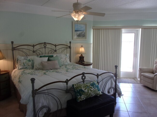 Building Photo - 5650-5A1A A1A S