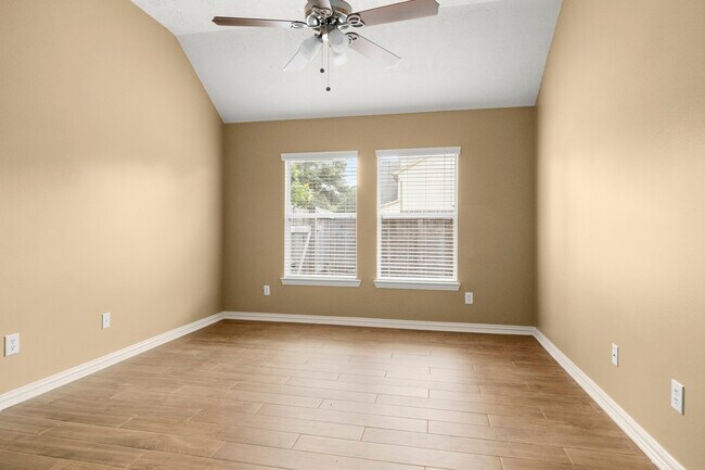 Building Photo - 19830 Broadhead Manor Dr