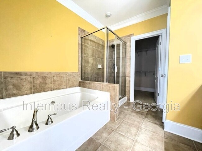 Building Photo - 1688 Mosaic Way