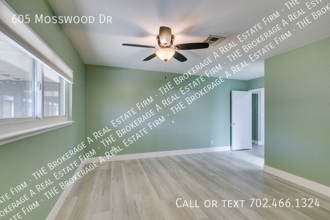 Building Photo - 605 Mosswood Dr