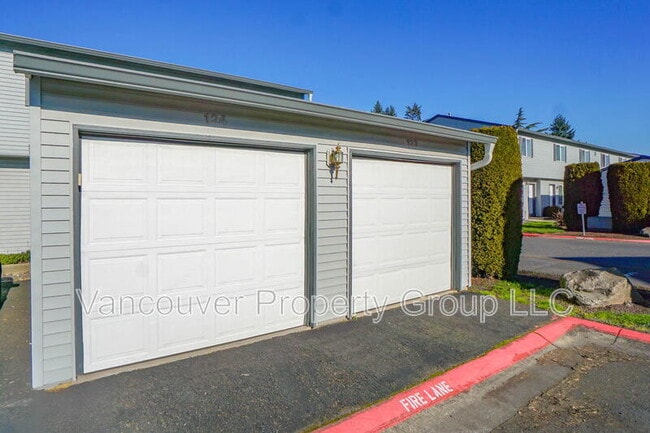 Building Photo - 4000 NE 109th Ave