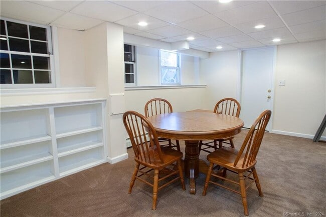 Building Photo - 44 Alder Rd