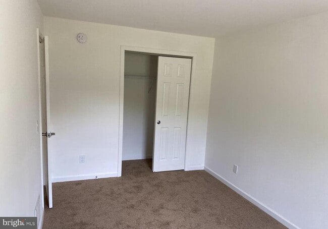 Building Photo - 275 Bondsville Rd