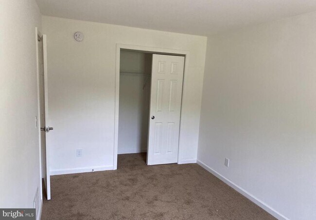 Building Photo - 277 Bondsville Rd