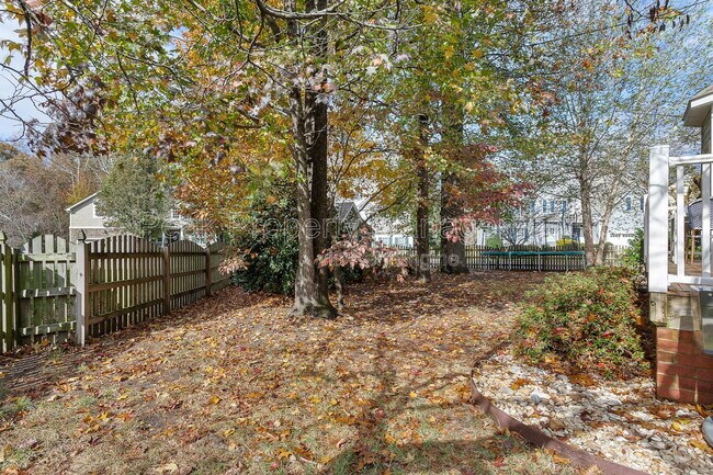 Building Photo - 9069 Brigadier Rd