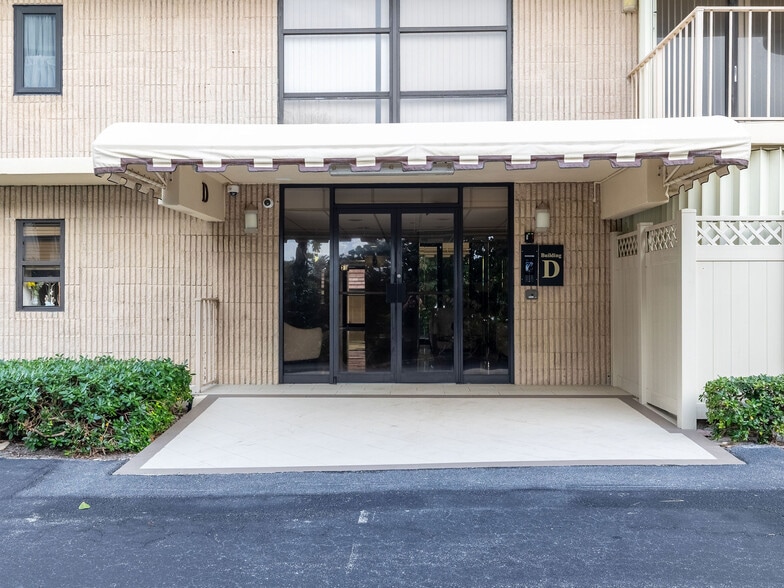 Building Photo - 3200 S Ocean Blvd