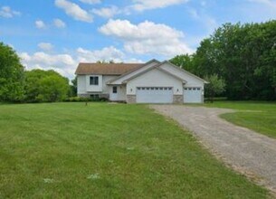 Building Photo - 1781 Rush Point Dr Cir W