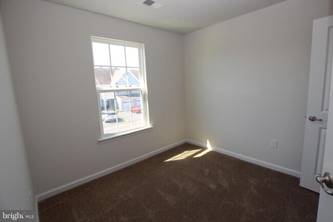 Building Photo - 30111 Plantation Dr