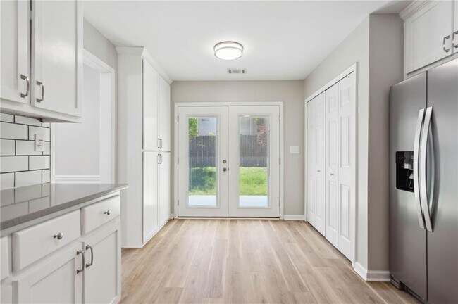 Building Photo - 2335 Winthrope Way Dr