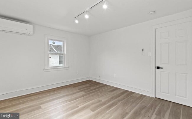 Building Photo - 713 Haverford Rd