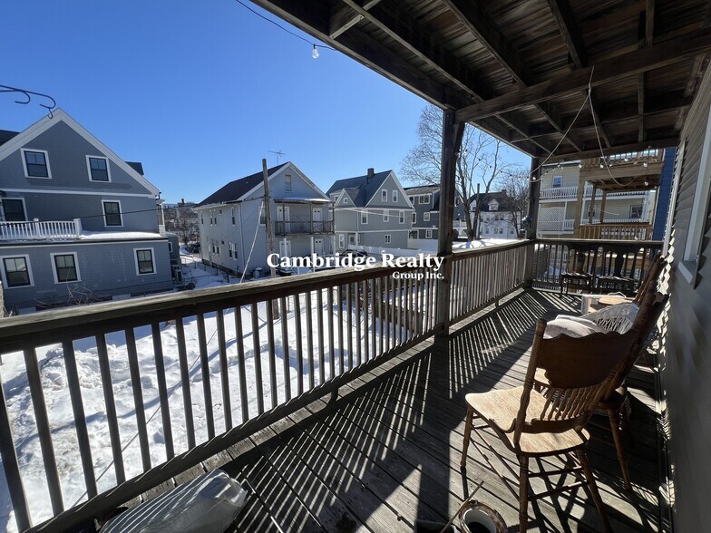 Building Photo - 44 Easton St