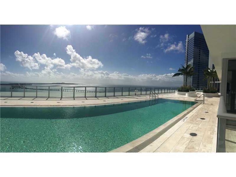 Primary Photo - 1300 Brickell Bay Dr
