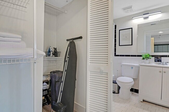 Building Photo - 1300 Collins Ave