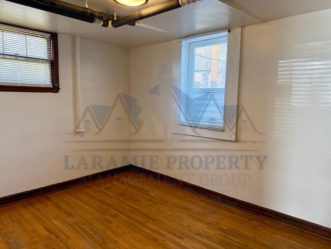 Building Photo - 415 E Kearney St