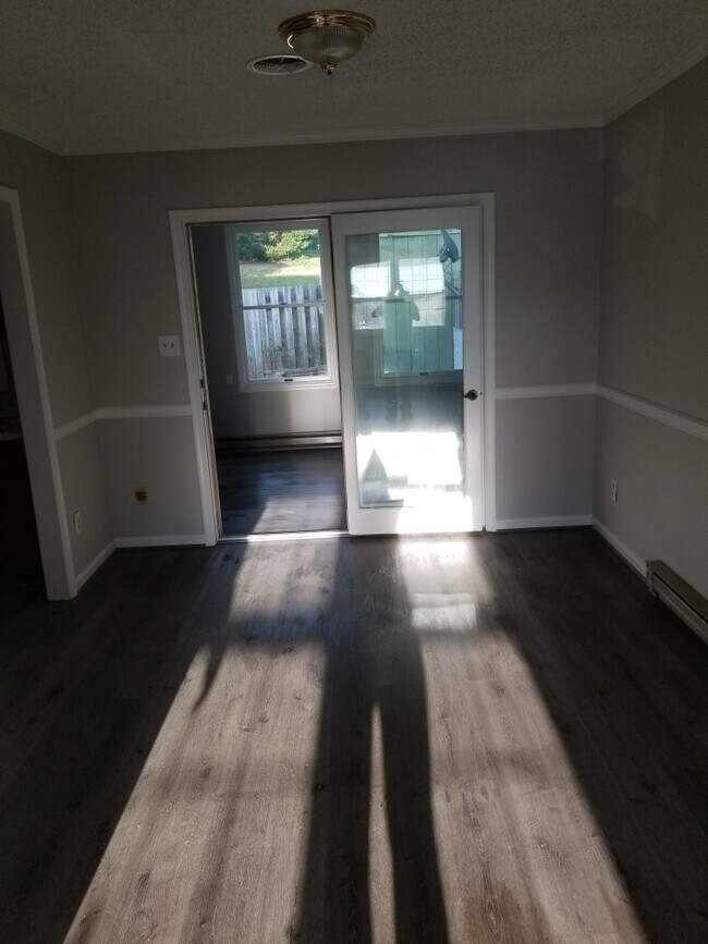 Building Photo - 42 Koncer Dr