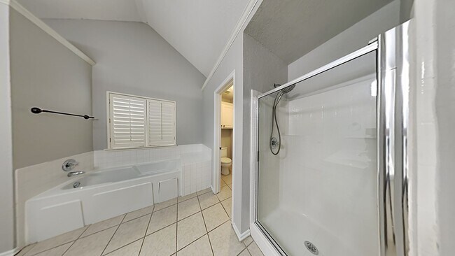 Building Photo - Very Nice 3 Bedroom 2 Bath Home in Yukon Schools