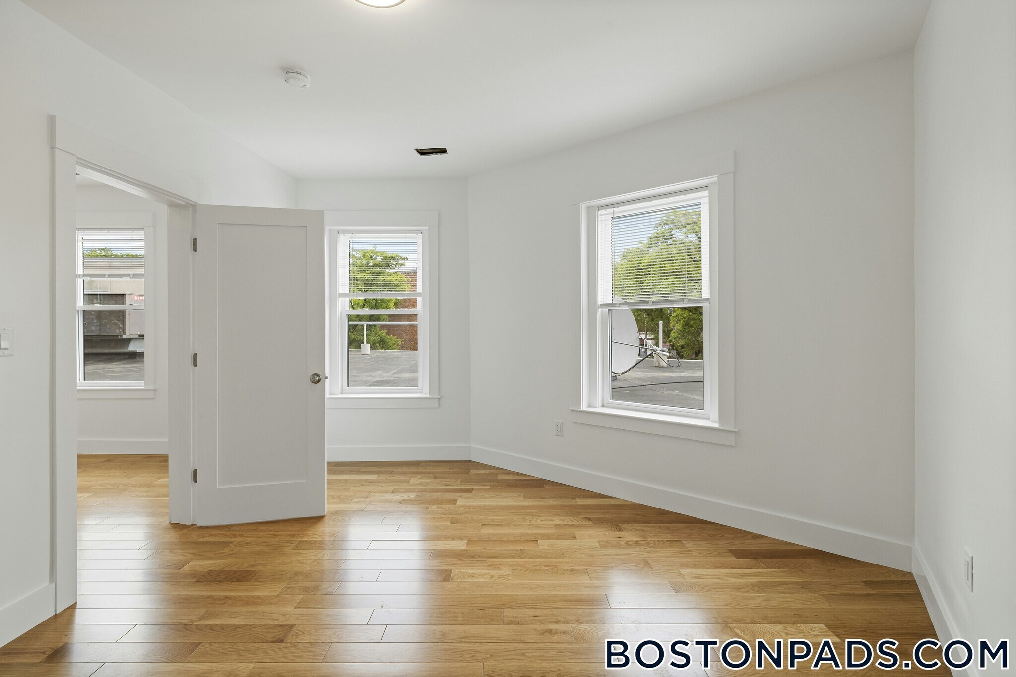 Building Photo - 406 Columbia St