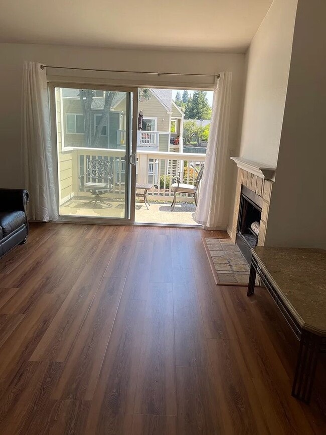 Building Photo - Beautiful 2-Bedroom Condo with Serene Water Views and Modern Amenities