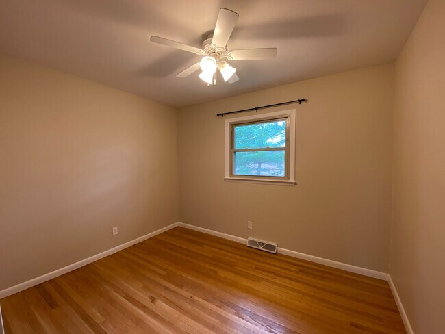 Building Photo - Available Aug 7th, 2026!