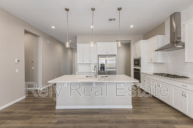 Building Photo - 20108 W Montecito Ave