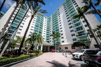 Building Photo - 3801 S Ocean Dr