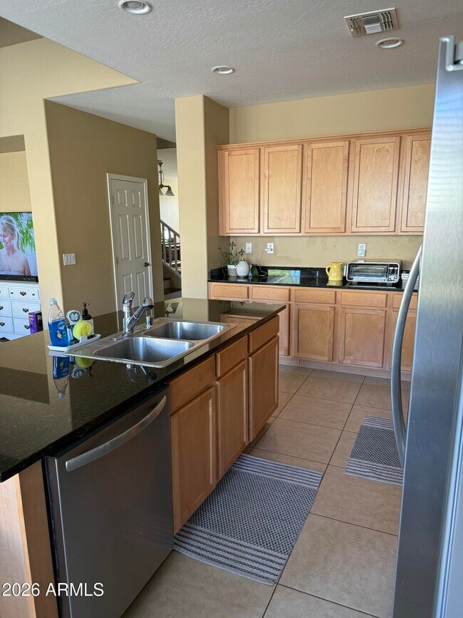 Building Photo - 6734 W Blackstone Ln