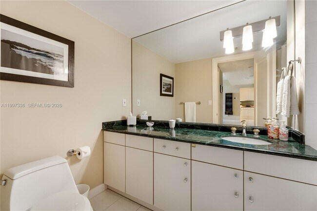 Building Photo - 445 Grand Bay Dr