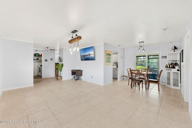 Building Photo - 1848 Edith St NE