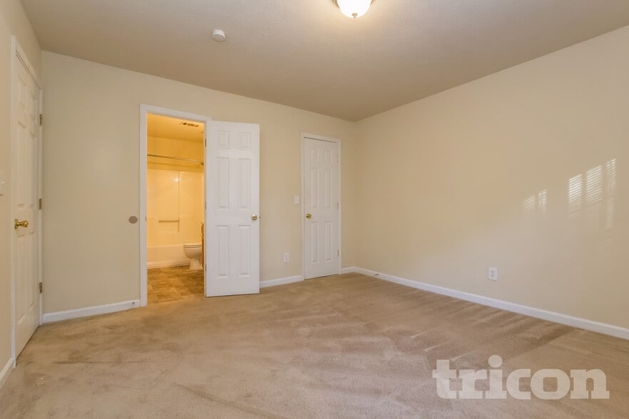 Building Photo - 1145 Woodington Cir