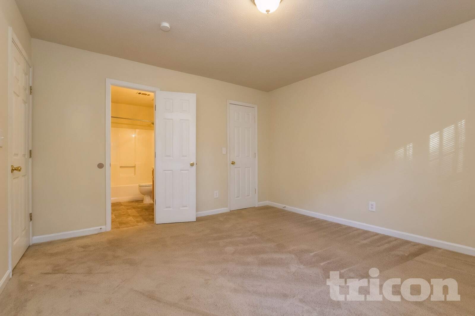 Building Photo - 1145 Woodington Cir