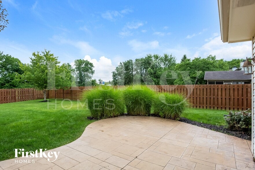 Building Photo - 17651 Willow Creek Way