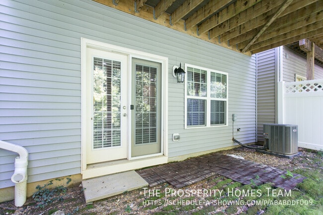 Building Photo - 9384 Rock Ripple Ln