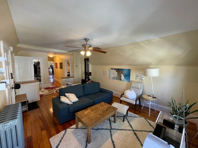 Building Photo - 23 Chandler St