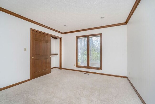 Building Photo - Beautiful Wooded Lot