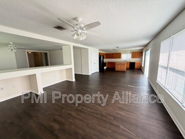 Building Photo - 1153 Elderberry Dr