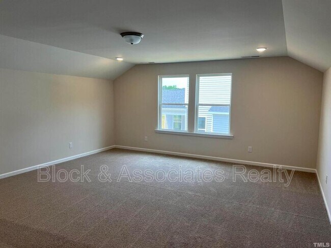 Building Photo - 248 Streamliner Blvd