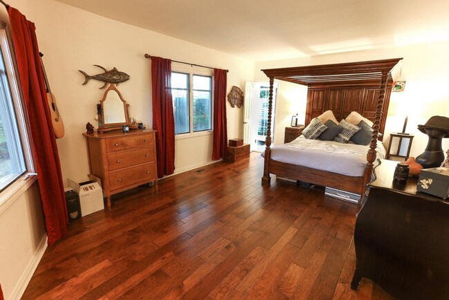 Building Photo - 1769 Ivy Rd