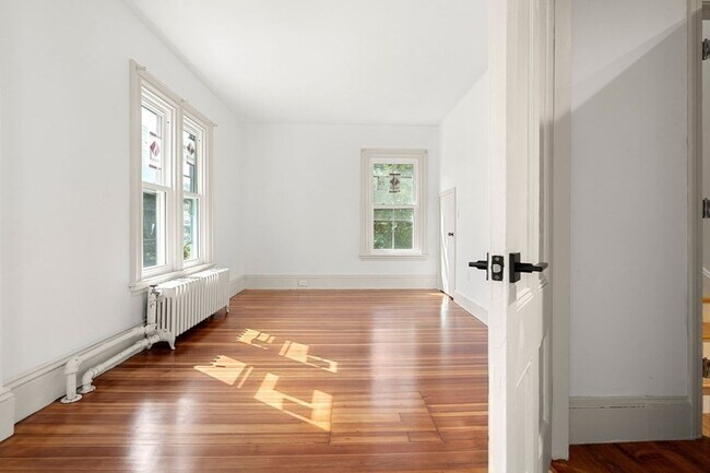 Building Photo - 107 Ellery St