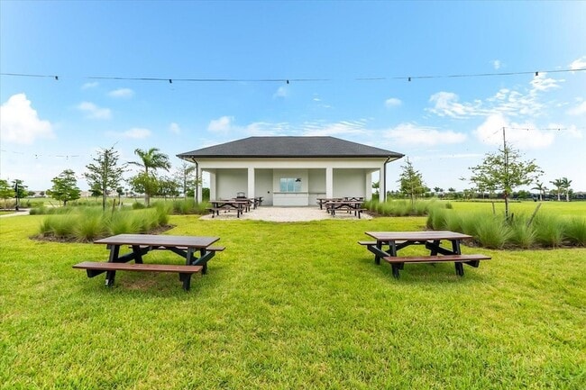 Building Photo - 8765 Daybreak St