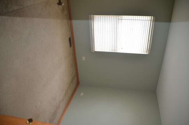 Building Photo - 2503 Dickens Dr