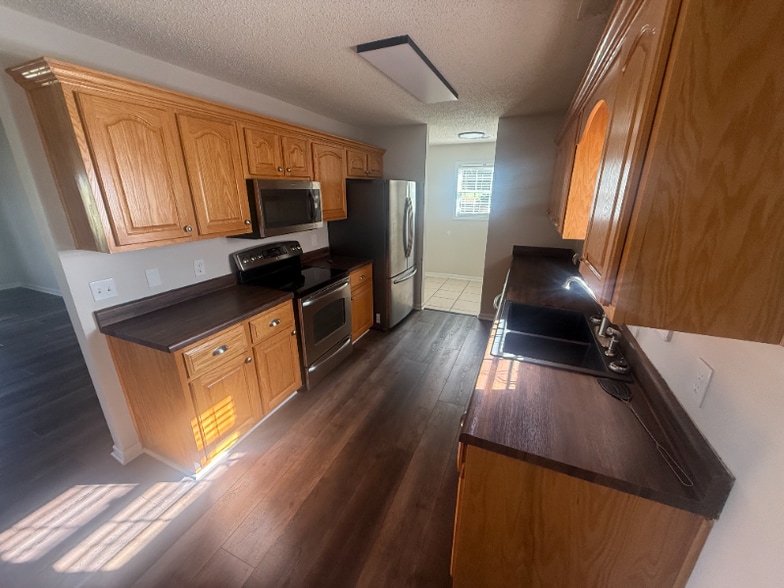 Building Photo - 136 Baxter Rd SE