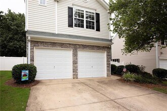 Building Photo - 312 Pieris Dr