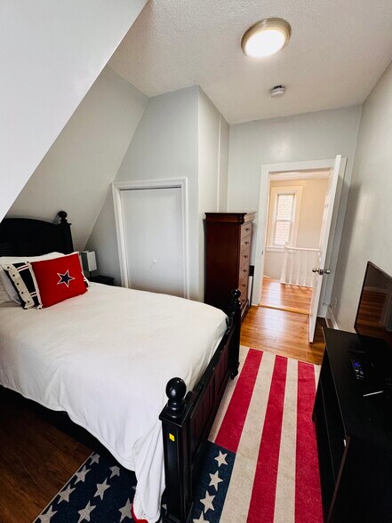 Building Photo - 28 Wabon St