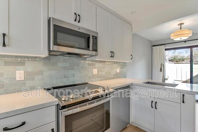 Building Photo - 2703 Subec Ln