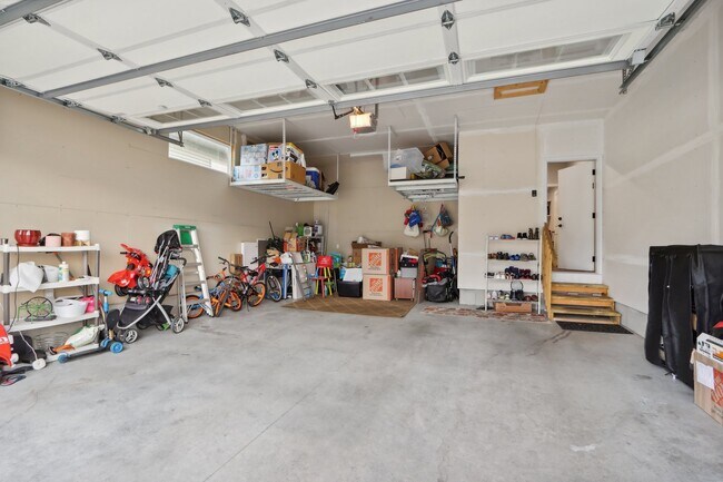 Building Photo - 5811 Levitan Ln